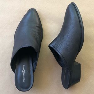 New Treasure & Bond Black Leather Mules